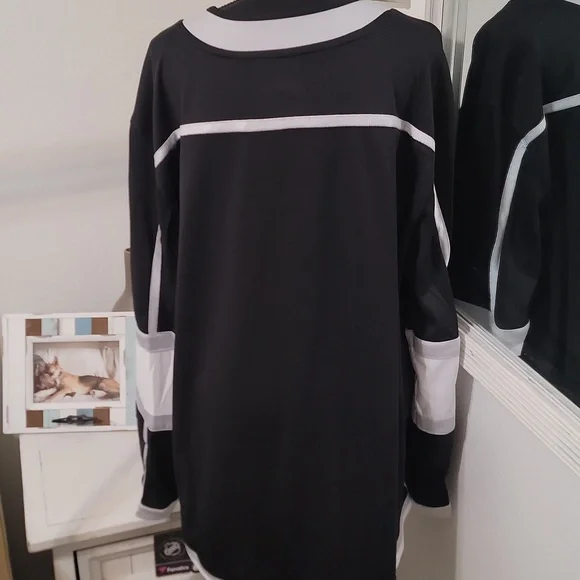 🆕️ LA Kings NHL Fanatics Home Breakaway Jersey - Picture 5 of 10